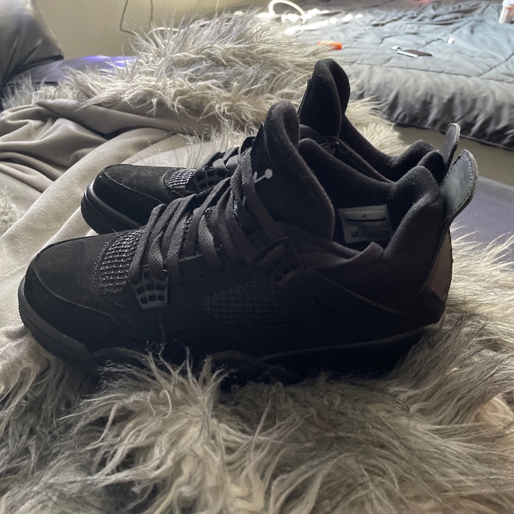 Size 8:5 no box